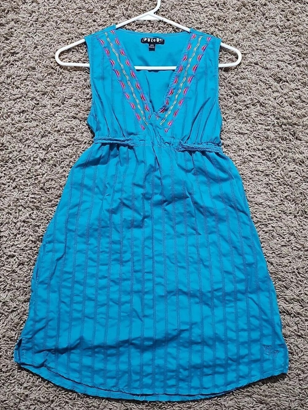 Volcom Dress Embroidered Vneck Small Mini - Picture 2 of 3